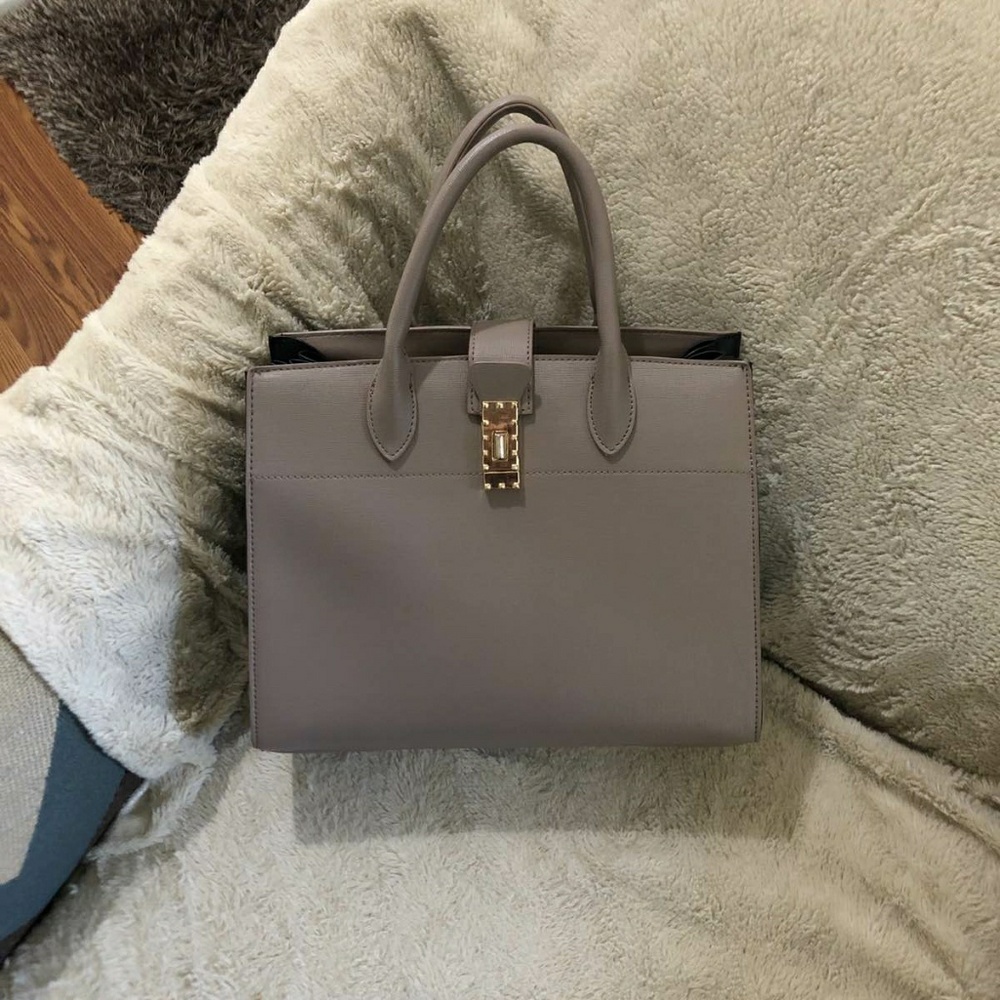 Elegant handbag
